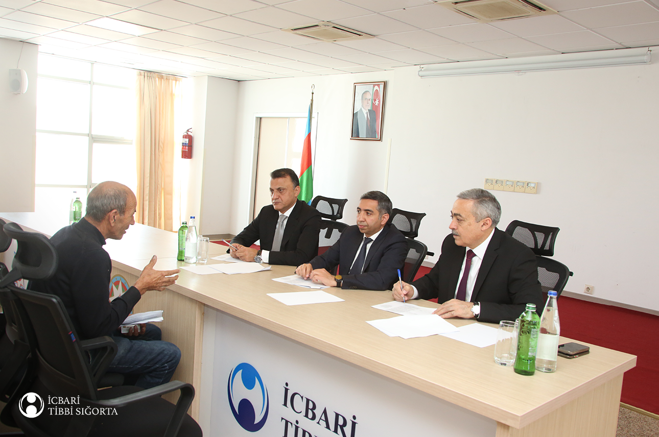 zaur-eliyev-agcabedi-rayonunda-vetendaslari-qebul-edib-833345.png