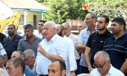Ağcabədi Rayon İcra Hakimiyyətinin başçısı Rafil Hüseynovun Şərəfxanlı kəndində səyyar qəbul-görüşü keçirilmişdir