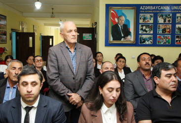 Ağcabədi Rayon İcra Hakimiyyətinin başçısı Rafil Hüseynov Şahsevən Təzəkənd kəndində sakinlərlə səyyar qəbul-görüş keçirib.