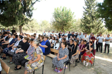 Ağcabədi Rayon İcra Hakimiyyətinin başçısı Rafil Hüseynovun Şənlik kəndində səyyar qəbul-görüşü keçirilmişdir