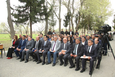 Qiyaməddinli kəndində Ağcabədi Rayon İcra Hakimiyyətinin başçısı Rafil Hüseynovun səyyar qəbul-görüşü keçirilmişdir.