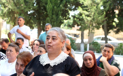 Ağcabədi Rayon İcra Hakimiyyətinin başçısı Rafil Hüseynovun Ağabəyli kəndində səyyar qəbul-görüşü keçirilmişdir.