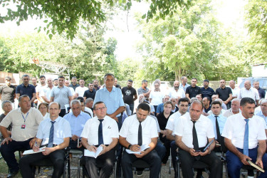 Ağcabədi Rayon İcra Hakimiyyətinin başçısı Rafil Hüseynovun Şərəfxanlı kəndində səyyar qəbul-görüşü keçirilmişdir