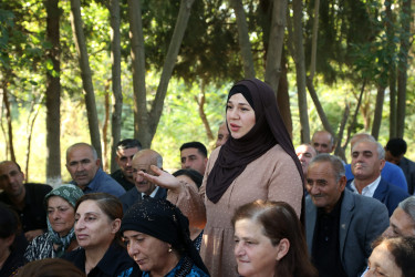 Ağcabədi Rayon İcra Hakimiyyətinin başçısı Rafil Hüseynovun Arazbar kəndində səyyar qəbul-görüşü keçirilmişdir