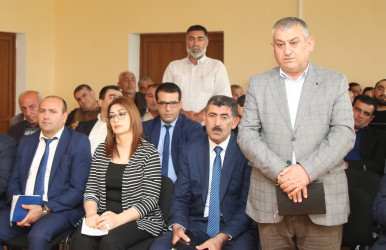 Yeni Qaradolaq kəndində Ağcabədi Rayon İcra Hakimiyyətinin başçısı Rafil Hüseynovun səyyar qəbul-görüşü keçirilmişdir.