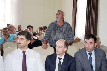 Ağcabədi Rayon İcra Hakimiyyətinin başçısı Rafil Hüseynov oktyabrın 1-də Poladlı kəndində sakinlərlə səyyar qəbul-görüş keçirib.