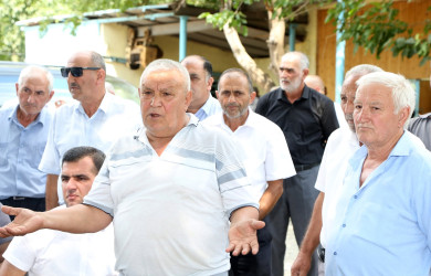 Ağcabədi Rayon İcra Hakimiyyətinin başçısı Rafil Hüseynovun Şərəfxanlı kəndində səyyar qəbul-görüşü keçirilmişdir