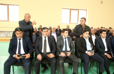 Şərəfxanlı kəndində Ağcabədi Rayon İcra Hakimiyyətinin başçısı Rafil Hüseynovun səyyar qəbul-görüşü keçirilmişdir.