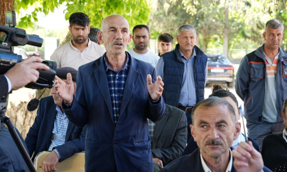 Ağcabədi Rayon İcra Hakimiyyətinin başçısı Rafil Hüseynovun Nəcəfqulubəyli kəndində səyyar qəbul-görüşü keçirilmişdir.