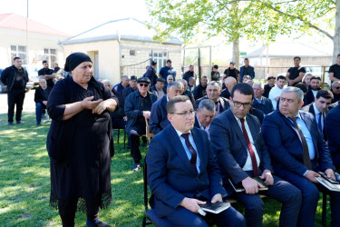 Ağcabədi Rayon İcra Hakimiyyətinin başçısı Rafil Hüseynovun Aşağı Avşar kəndində səyyar qəbul-görüşü keçirilmişdir.