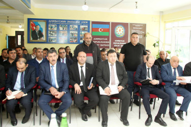 Ağcabədi Rayon İcra Hakimiyyətinin başçısı Rafil Hüseynov Şahsevən Təzəkənd kəndində sakinlərlə səyyar qəbul-görüş keçirib.