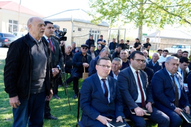 Ağcabədi Rayon İcra Hakimiyyətinin başçısı Rafil Hüseynovun Aşağı Avşar kəndində səyyar qəbul-görüşü keçirilmişdir.