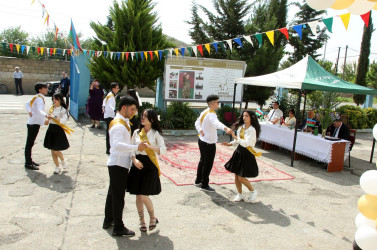 Məktəblərdə “Son zəng” tədbiri keçirildi