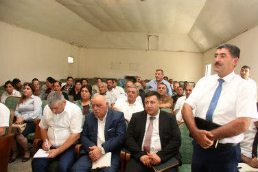 Ağcabədi Rayon İcra Hakimiyyətinin başçısı Cəfərbəyli kəndində səyyar qəbul-görüş keçirib