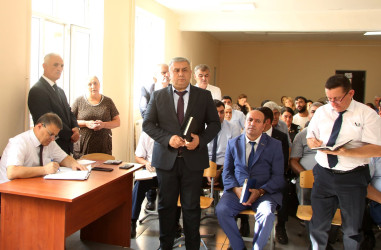 Ağcabədi Rayon İcra Hakimiyyətinin başçısı şəhər sakinləri ilə səyyar qəbul keçirib