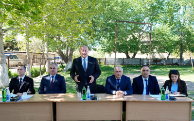 Ağcabədi Rayon İcra Hakimiyyətinin başçısı Rafil Hüseynovun Aşağı Avşar kəndində səyyar qəbul-görüşü keçirilmişdir.