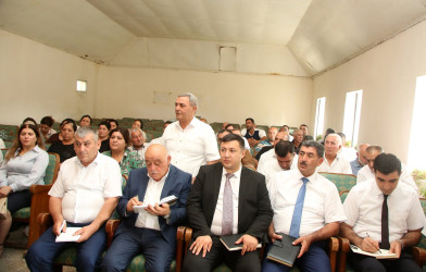 Ağcabədi Rayon İcra Hakimiyyətinin başçısı Cəfərbəyli kəndində səyyar qəbul-görüş keçirib