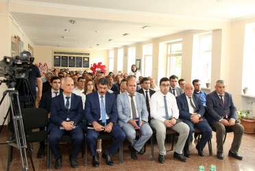 Ağcabədi şəhərində Rayon İcra Hakimiyyətinin başçısı Rafil Hüseynovun səyyar qəbul-görüşü keçirilmişdir.