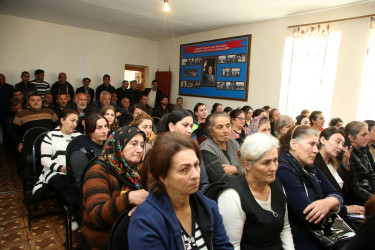 Ağcabədi Rayon İcra Hakimiyyətinin başçısı Rafil Hüseynovun  səyyar qəbul-görüşü Boyat kəndində keçirilib