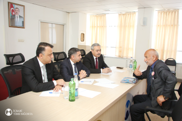 İcbari Tibbi Sığorta üzrə Dövlət Agentliyinin İdarə Heyətinin sədri Zaur Əliyev vətəndaşları qəbul edib.