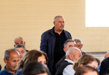 Ağcabədi Rayon İcra Hakimiyyətinin başçısı Rafil Hüseynovun Mehrablı kəndində səyyar qəbul-görüşü keçirilmişdir.