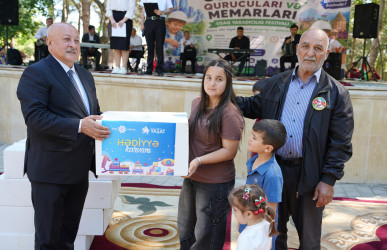Ağcabədidə 1 İyun – Uşaqların Beynəlxalq Müdafiəsi Gününə həsr olunmuş yaradıcılıq festivalı keçirilib.
