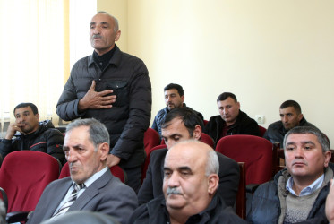 Ağcabədi Rayon İcra Hakimiyyətinin başçısı Rafil Hüseynovun Təzəkənd kəndində səyyar qəbul-görüşü keçirilmişdir.