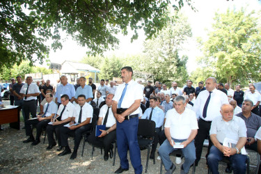 Ağcabədi Rayon İcra Hakimiyyətinin başçısı Rafil Hüseynovun Şərəfxanlı kəndində səyyar qəbul-görüşü keçirilmişdir