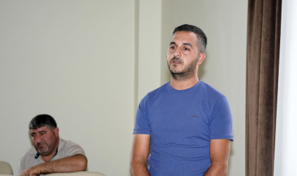 Ağcabədi Rayon İcra Hakimiyyətinin başçısı Rafil Hüseynov oktyabrın 1-də Poladlı kəndində sakinlərlə səyyar qəbul-görüş keçirib.