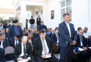 Ağcabədi Rayon İcra Hakimiyyətinin başçısı Rafil Hüseynov Minaxorlu kəndində sakinlərlə səyyar qəbul-görüş keçirib.