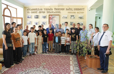 Ağcabədidə yeni tədris ili ilə bağlı şəhid övladları ilə görüş keçirilmişdir.