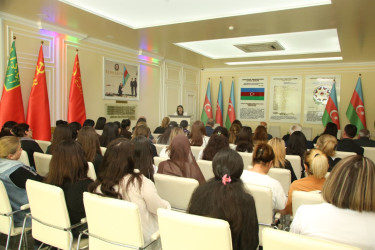“Şəhərsalma və Memarlıq” ili çərçivəsində 15 May – Beynəlxalq Ailə Gününə həsr olunmuş “Nəsilləri birləşdirən ailə dəyərləri” adlı tədbir keçirilmişdir.