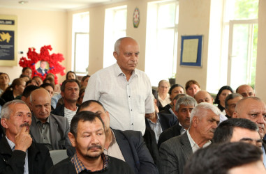 Ağcabədi şəhərində Rayon İcra Hakimiyyətinin başçısı Rafil Hüseynovun səyyar qəbul-görüşü keçirilmişdir.