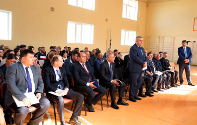 Ağcabədi Rayon İcra Hakimiyyətinin başçısı Rafil Hüseynovun Mehrablı kəndində səyyar qəbul-görüşü keçirilmişdir.