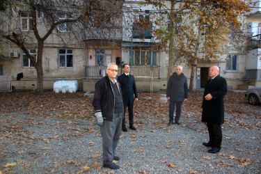 Ağcabədi şəhərinin daxili küçələrində yolların asfaltlanması işləri həyata keçirilir.