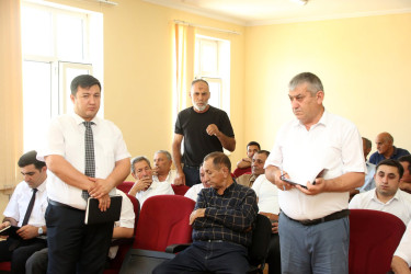 Ağcabədi Rayon İcra Hakimiyyətinin başçısı Rafil Hüseynov Təzəkənd kəndində səyyar qəbul-görüş keçirib