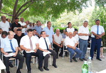 Ağcabədi Rayon İcra Hakimiyyətinin başçısı Rafil Hüseynov Yuxarı Qiyaməddinli kəndində səyyar qəbul-görüş keçirib