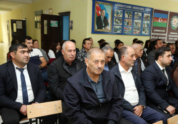 Ağcabədi Rayon İcra Hakimiyyətinin başçısı Rafil Hüseynov Şahsevən Təzəkənd kəndində sakinlərlə səyyar qəbul-görüş keçirib.
