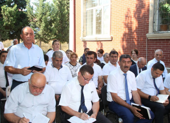 Ağcabədi Rayon İcra Hakimiyyətinin başçısı Rafil Hüseynovun Ağabəyli kəndində səyyar qəbul-görüşü keçirilmişdir.