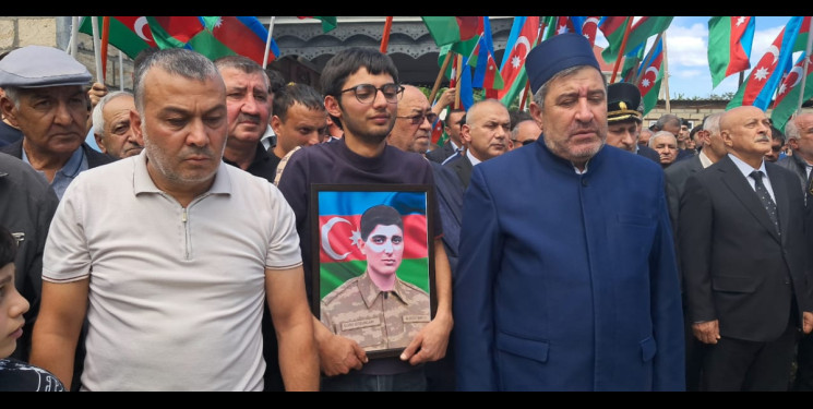 Birinci Qarabağ müharibəsinin şəhidi Ağcabədi Qəhrəmanlar Parkında torpağa tapşırıldı.
