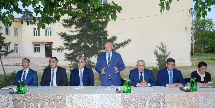 Ağcabədi Rayon İcra Hakimiyyətinin başçısı Rafil Hüseynovun Ağcabədi şəhərində səyyar qəbul-görüşü keçirilmişdir.