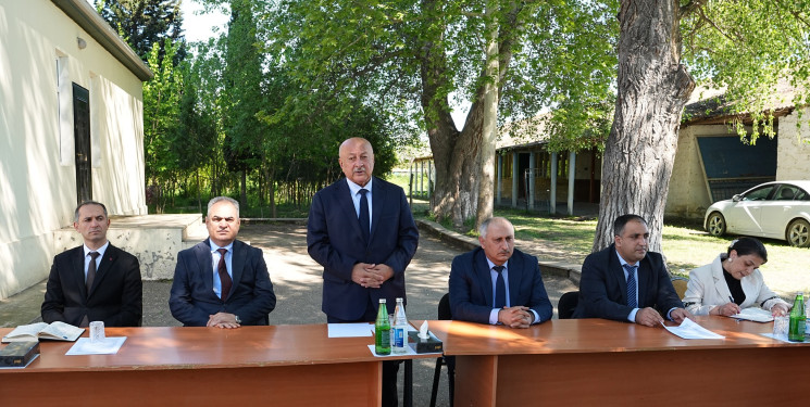 Ağcabədi Rayon İcra Hakimiyyətinin başçısı Rafil Hüseynovun Nəcəfqulubəyli kəndində səyyar qəbul-görüşü keçirilmişdir.