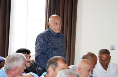 Ağcabədi Rayon İcra Hakimiyyətinin başçısı Rafil Hüseynov oktyabrın 1-də Poladlı kəndində sakinlərlə səyyar qəbul-görüş keçirib.