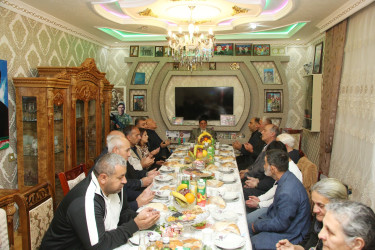 Müqəddəs Ramazan ayı münasibətilə şəhid Anar Cəfərovun ailəsində iftar süfrəsi təşkil edilib.