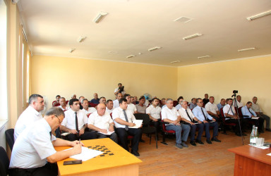 Ağcabədi Rayon İcra Hakimiyyətinin başçısı Rafil Hüseynov Təzəkənd kəndində səyyar qəbul-görüş keçirib