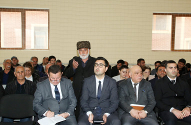 Şərəfxanlı kəndində Ağcabədi Rayon İcra Hakimiyyətinin başçısı Rafil Hüseynovun səyyar qəbul-görüşü keçirilmişdir.