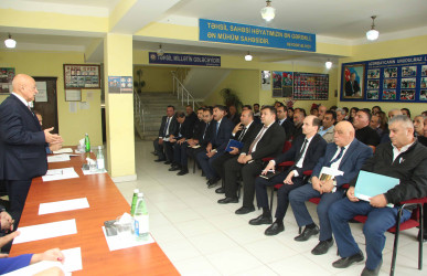 Ağcabədi Rayon İcra Hakimiyyətinin başçısı Rafil Hüseynov Şahsevən Təzəkənd kəndində sakinlərlə səyyar qəbul-görüş keçirib.