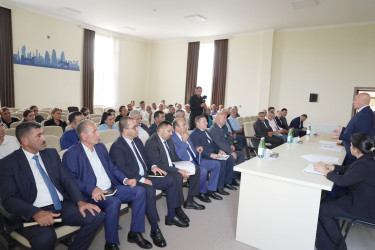 Ağcabədi Rayon İcra Hakimiyyətinin başçısı Rafil Hüseynov oktyabrın 1-də Poladlı kəndində sakinlərlə səyyar qəbul-görüş keçirib.