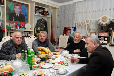 Ağcabədidə şəhid Samir Mikayıllının ailəsi iftar süfrəsi təşkil edib.