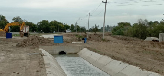 Ağcabədidə uzunluğu 9 kilometr olan suvarma kanalı beton üzlüyə alınıb